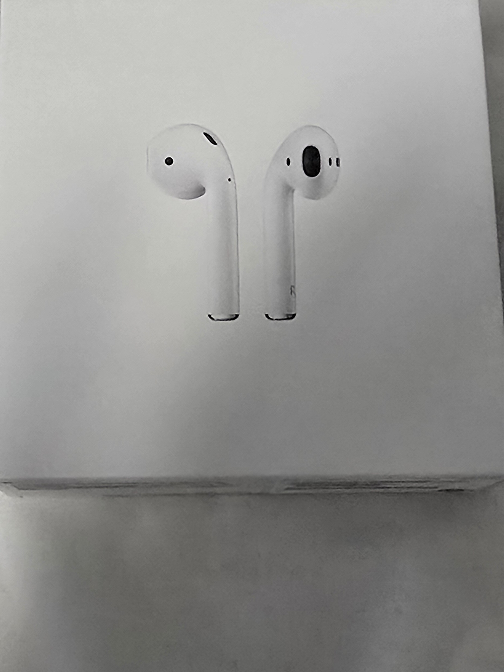 Apple Wireless Earbud Headphones - White